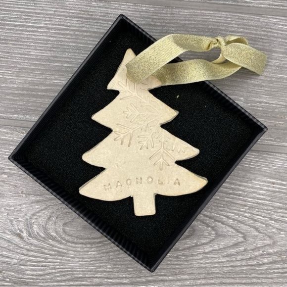 Magnolia snowflake lace Christmas tree ornament biscuits clay rustic decoration - Picture 2 of 5
